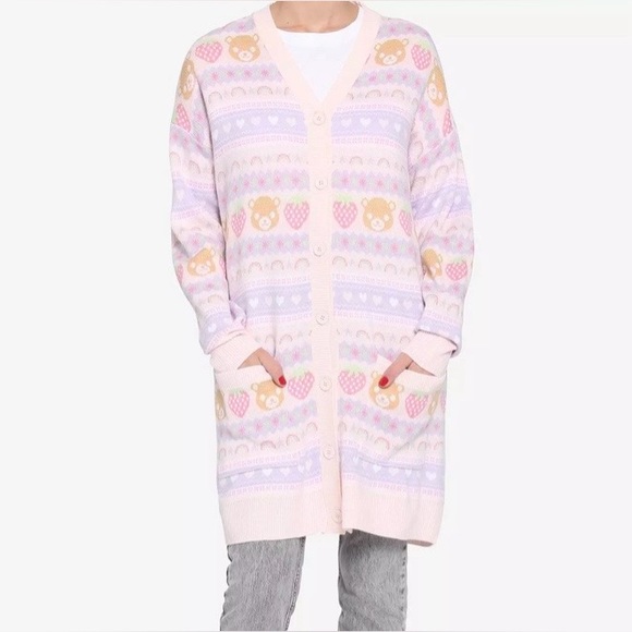 Hot Topic - Picture 2 of 9